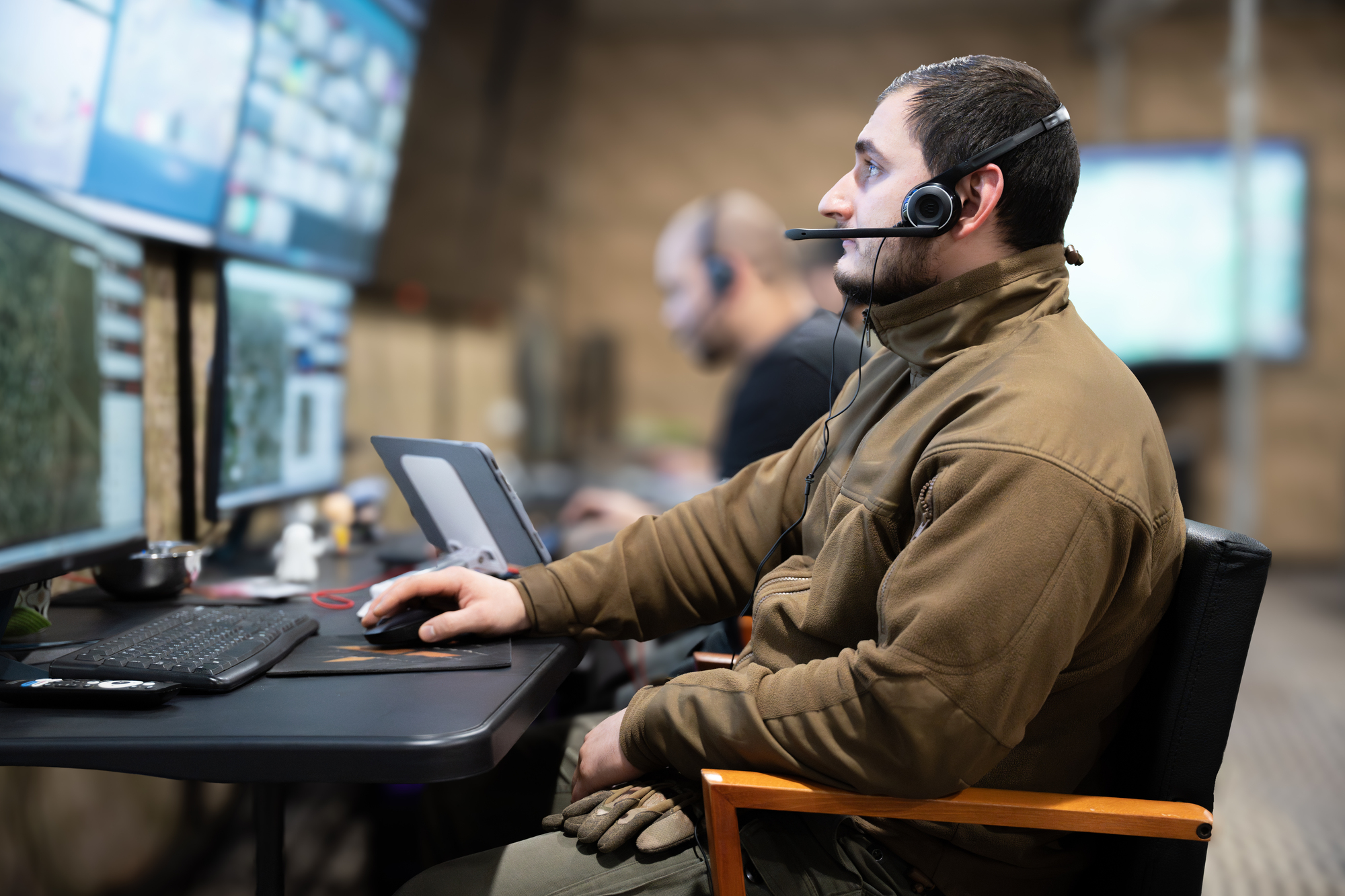 Аналітики К-2 у роботі